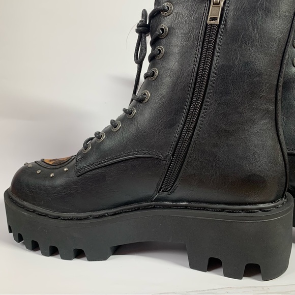 Dolls Kill Cheetah Heart Combat Boots BRAND NEW SIZE 6 - Picture 2 of 9